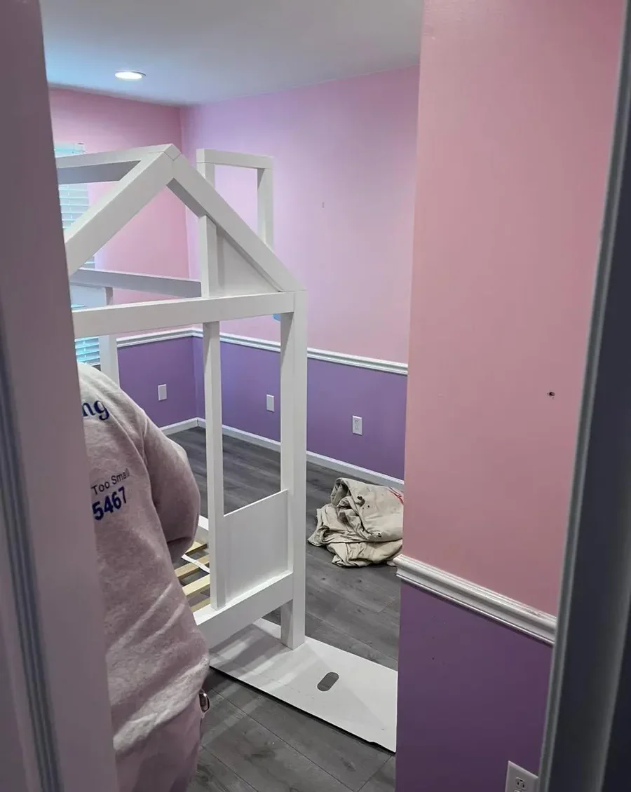 Interior Kids Bedroom Painting