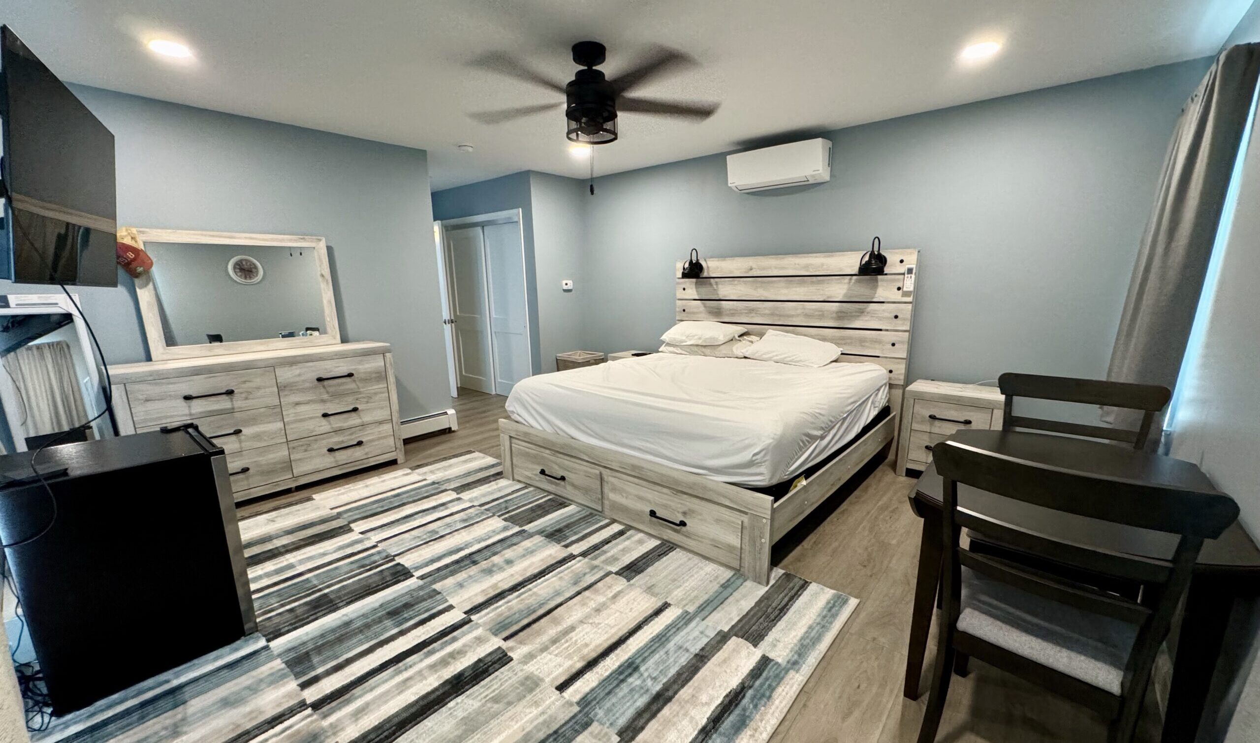 Innovative Patterns: MHC Painting's Guide to Creating Dynamic Accent Walls