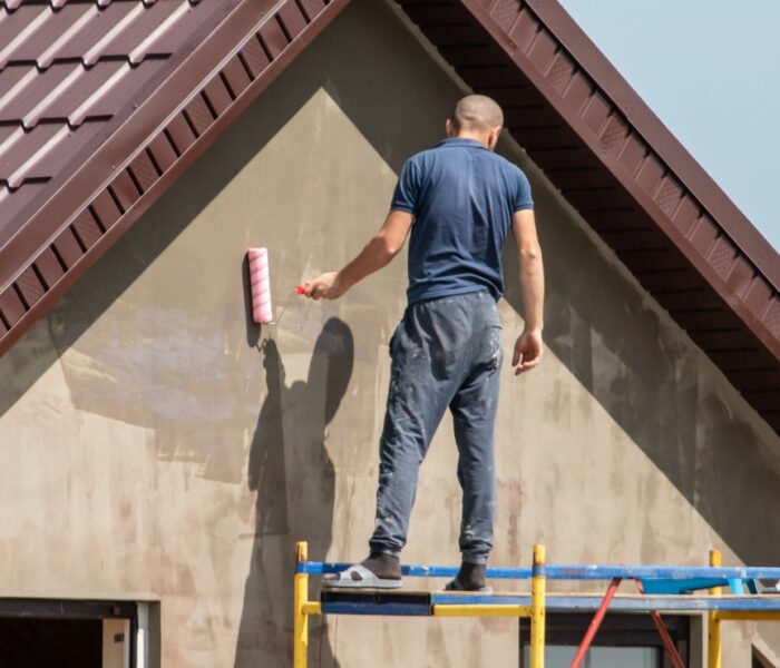 When is Best Time to Paint Exterior of a House: How Weather and Temperature Affect Exterior Painting